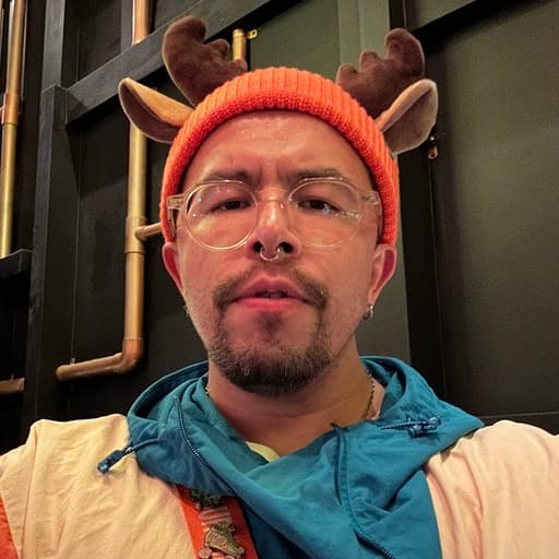 Alejandro Hernandez — Graphic Designer